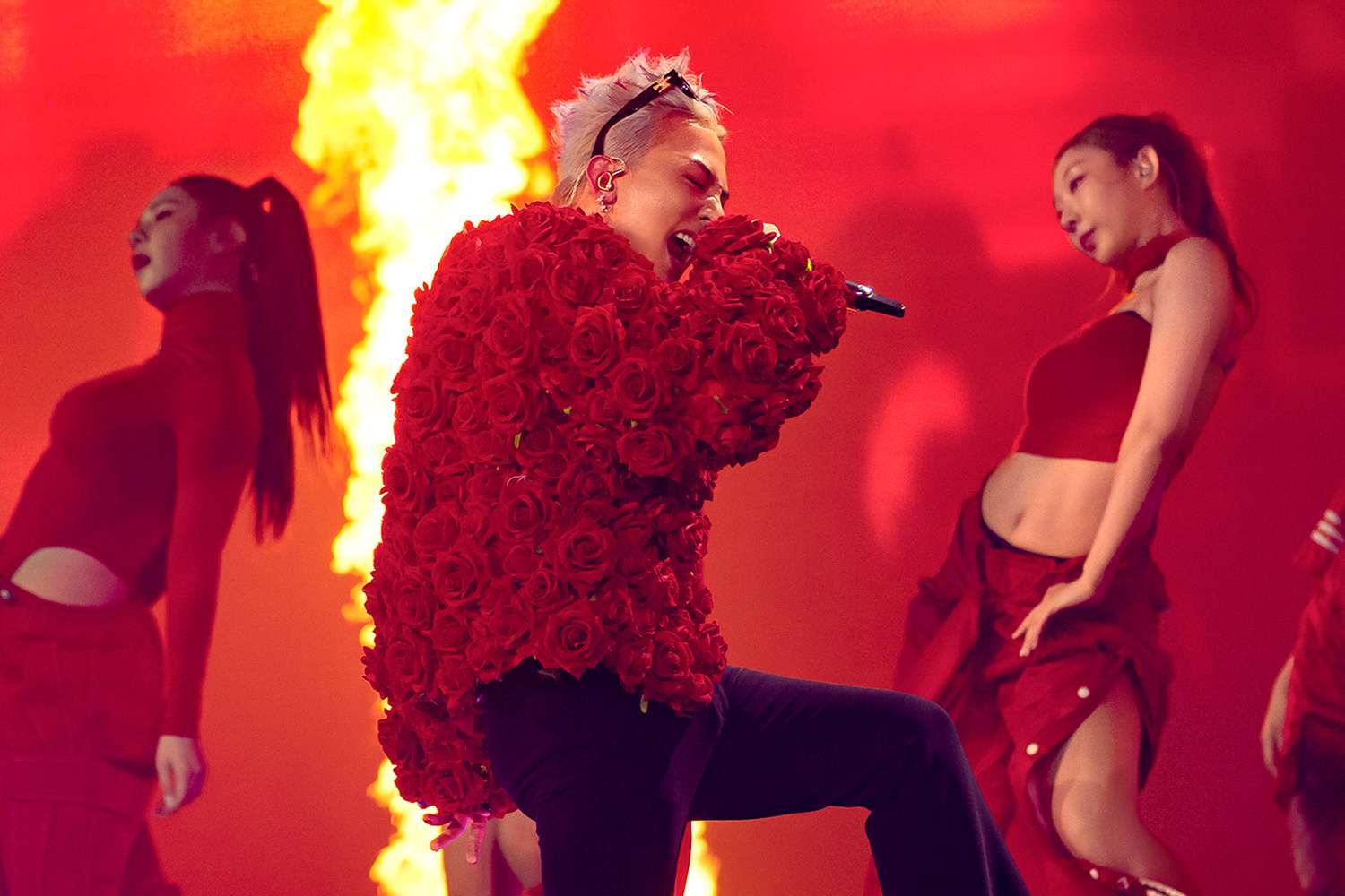 Konser Hari Pertama G-Dragon di Jakarta, Setiap Lagu Dilengkapi Set Panggung Memukau